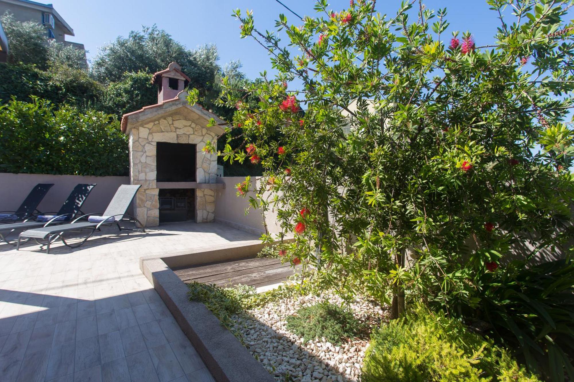 Life - New And Luxury Holiday House Kastela Exterior photo